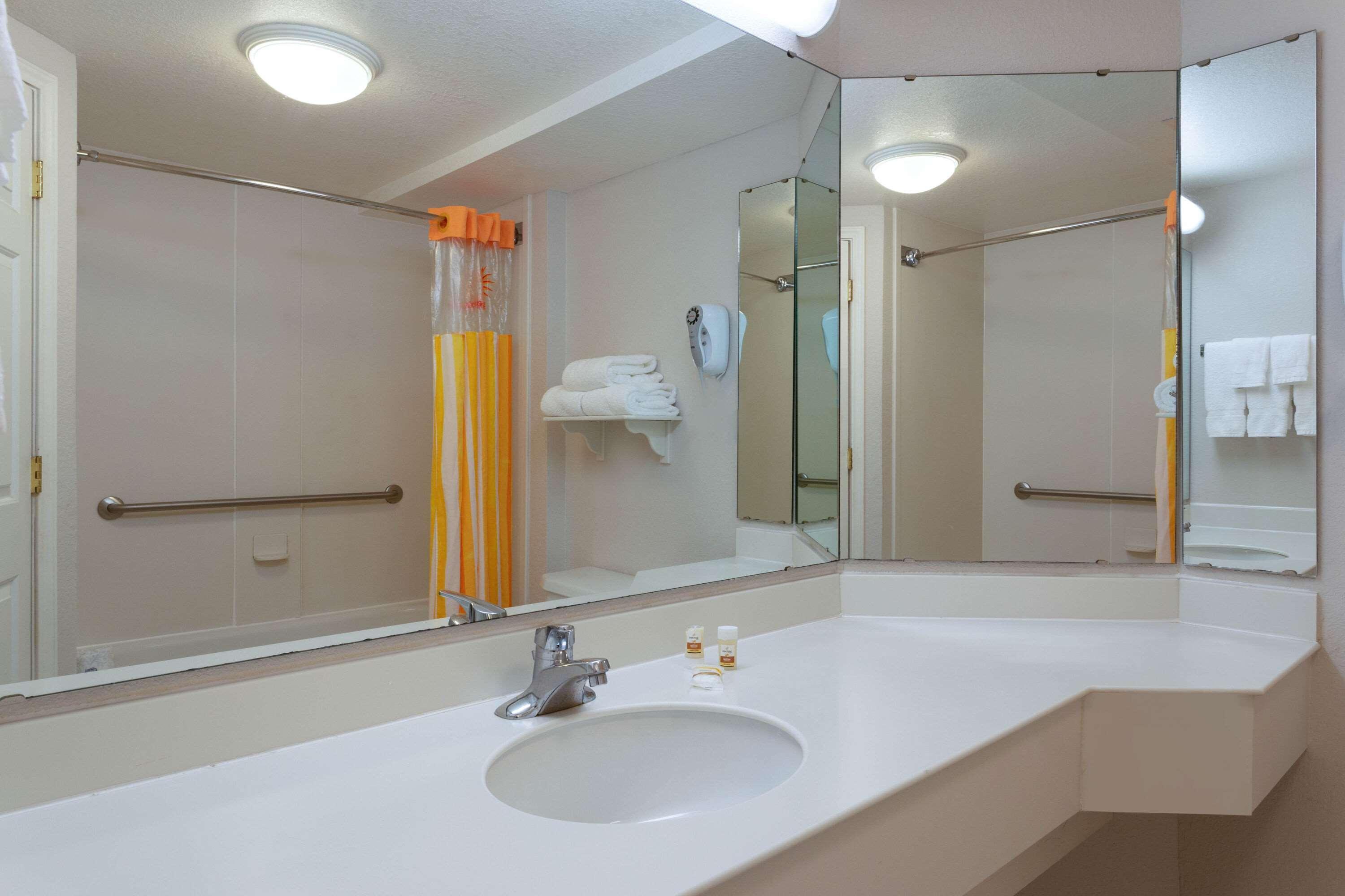 La Quinta By Wyndham Lakeland West Экстерьер фото